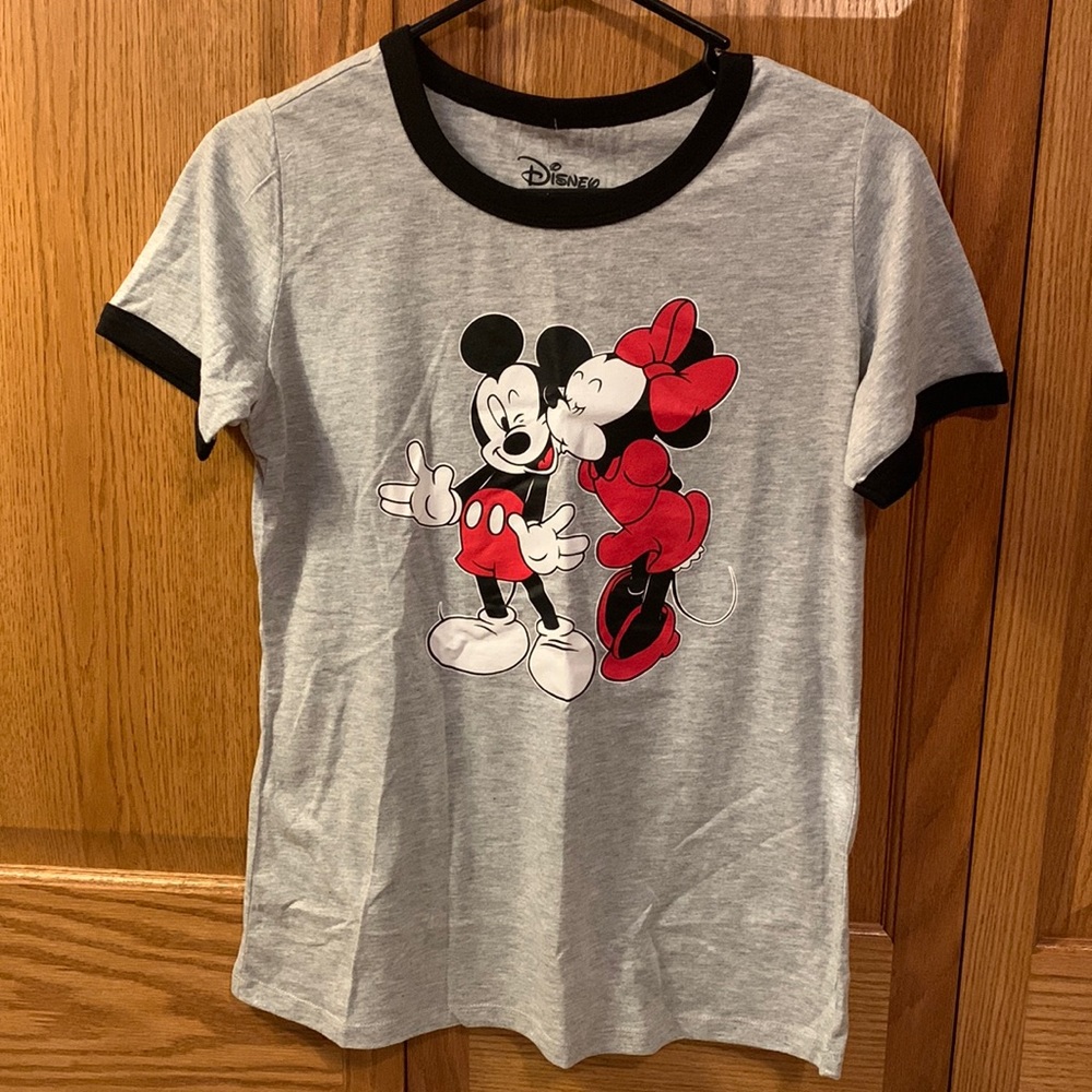 NWT Disney Women’s short sleeved t-shirt size S
